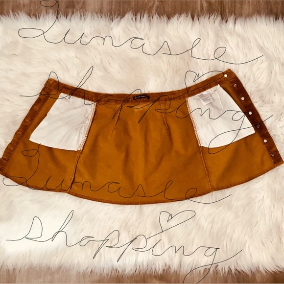 Brandy Melville Skirt; same brand ASO Taylor Swift - Picture 11 of 16